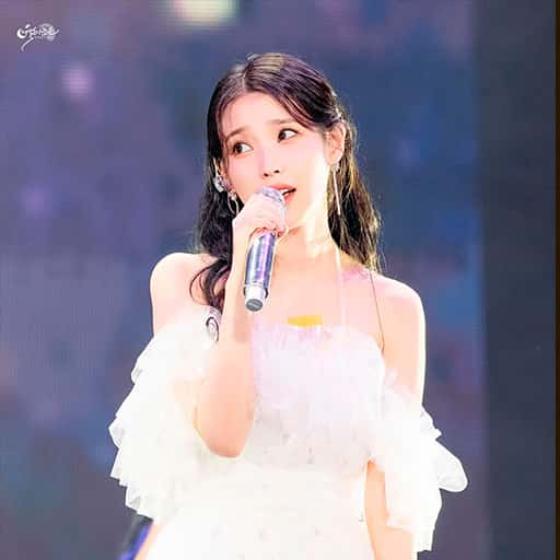 IU - Artist in Seattle